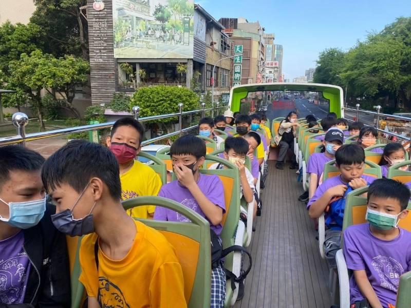 大台南公車體驗乘車活動舉辦60場次大獲好評&nbsp;8/31加開一場次回饋師生