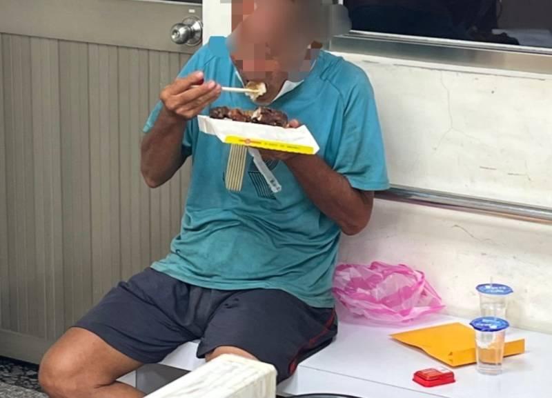 失意街友竊鐵馬 警供餐食勵自新