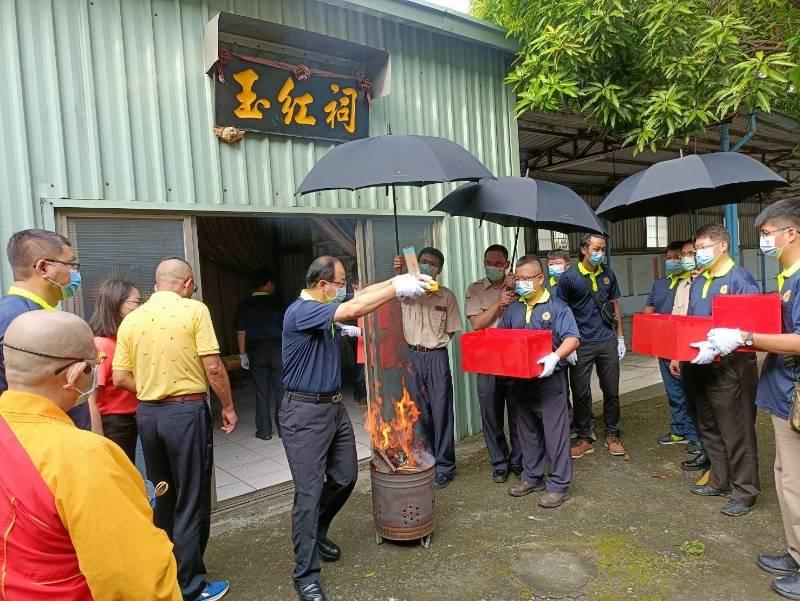 臺南榮服處榮家聯合辦空軍退員宿舍亡故榮民牌位遷厝安奉法會