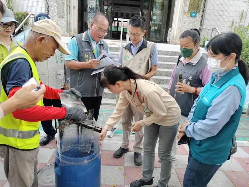 疫情翻轉暫現曙光，但天氣仍非常適合斑蚊生長，請市民切勿鬆懈，時時滅蚊保健康!