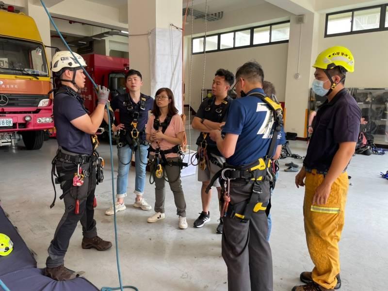 全台首創！中市消防醫療指導醫師組成救護義消分隊