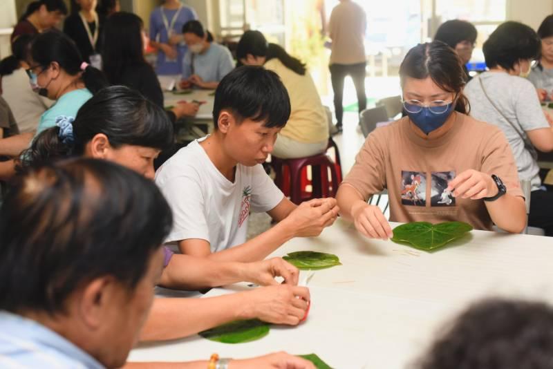 黃麻青體驗共學農業創生 臺南市府研考會推動青年深入社區