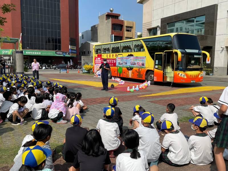 公車禮貌新文化校園宣導  學生老師熱烈迴響