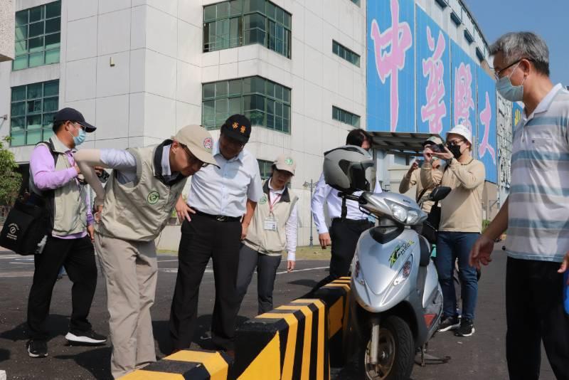 羅一鈞視察華醫全運會賽場 感謝學校場地出借 對校園登革熱防治給予肯定