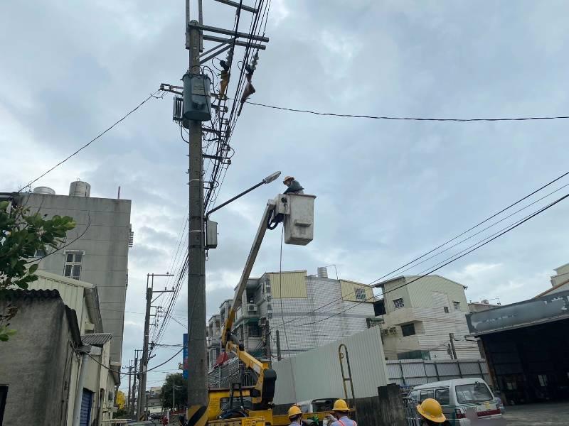 小犬颱來襲 台電台南區處全力搶修受災區域 受影響範圍已搶修完成 