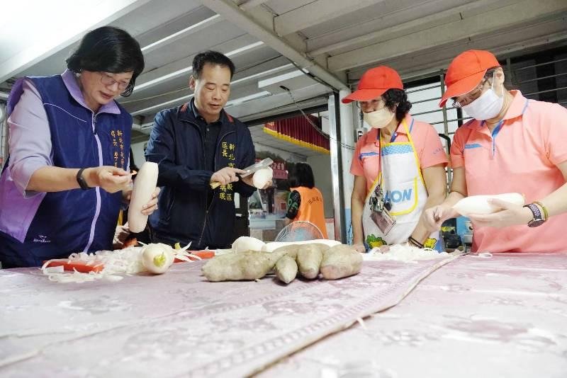 NG醜蔬果變身餐桌上的佳餚 李美珍參加五股成州惜食共餐