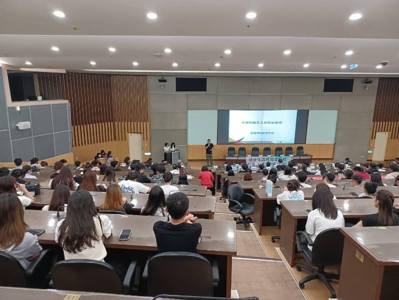 臺南市政府勞工局主動入校宣導&nbsp;保障境外生在臺權益