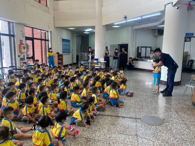 幼童成小小波麗士！東港分局為學童打開警察世界之門