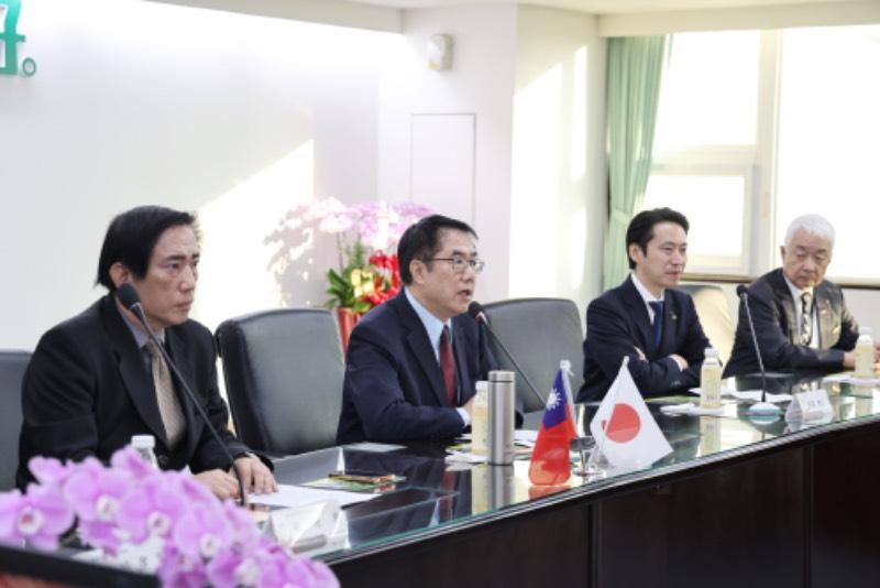 臺南市長黃偉哲與日本山形市長佐藤孝弘相約龍來台南 該市花笠舞將於台灣燈會亮相