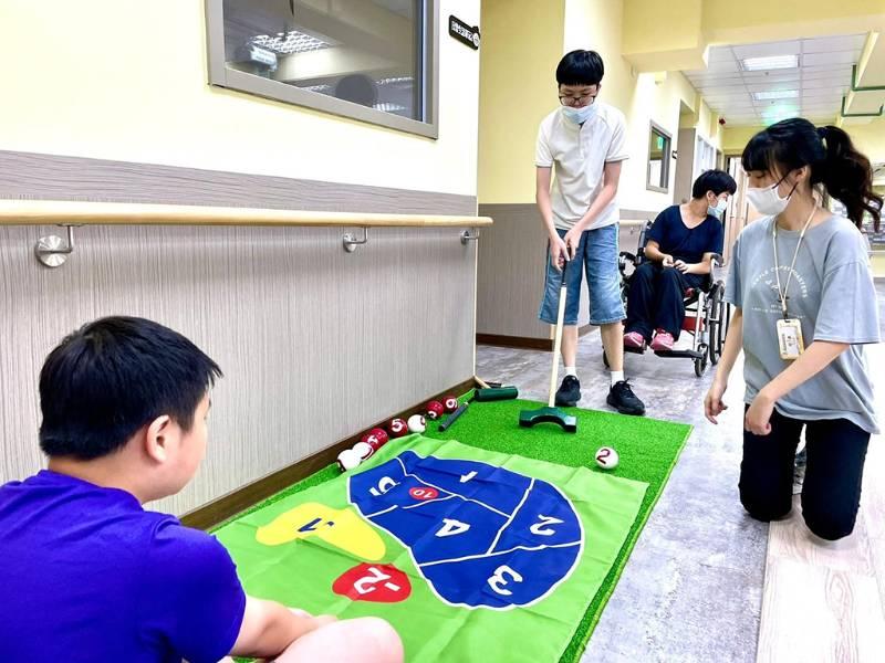 助新店中正身障日照中心增添設備&nbsp;投資公司捐2萬5千美金