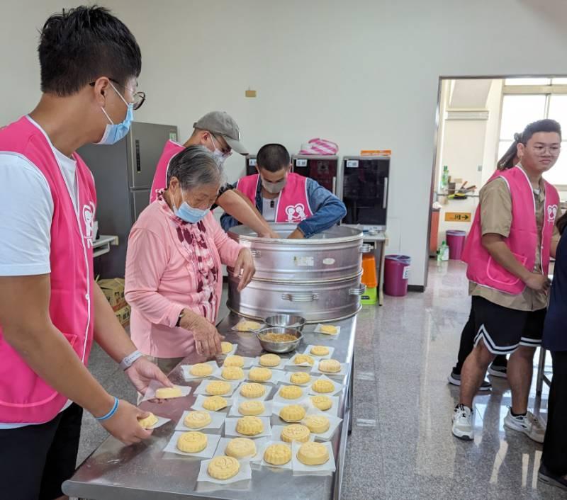 展現大學社會責任 金大長照系與前水頭社區發展協會辦跨世代交流