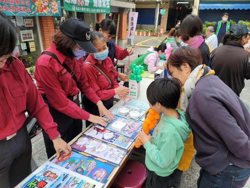  高市消防局鼓山消防隊辦理春節防火宣導活動