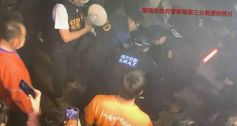 搶春牛遇民滋事 南警迅反應制亂於初動