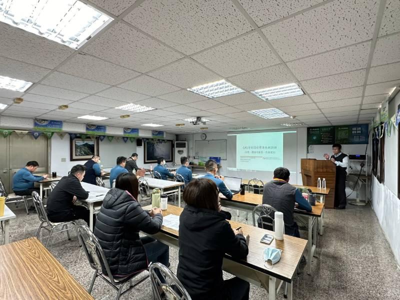 「充電起飛計畫」培育人才10年有成  企業創新開發綠色商機  市場一枝獨秀獲精品獎榮譽