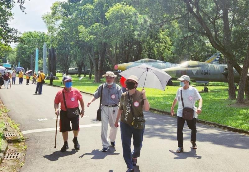 八德榮家逾百位住民長輩微旅行　 戶外踏青知性之旅收穫滿載而歸