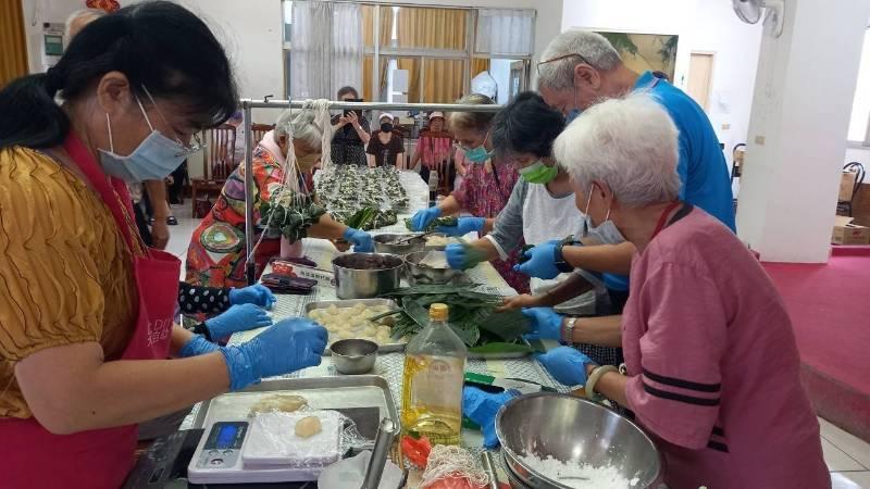 彰化榮家手作得獎創意冰粽 Q彈擄獲住民長輩心