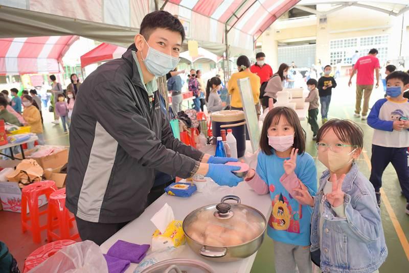 新北校園最佳典範   海山國小推動減塑行動成暑假最佳作業