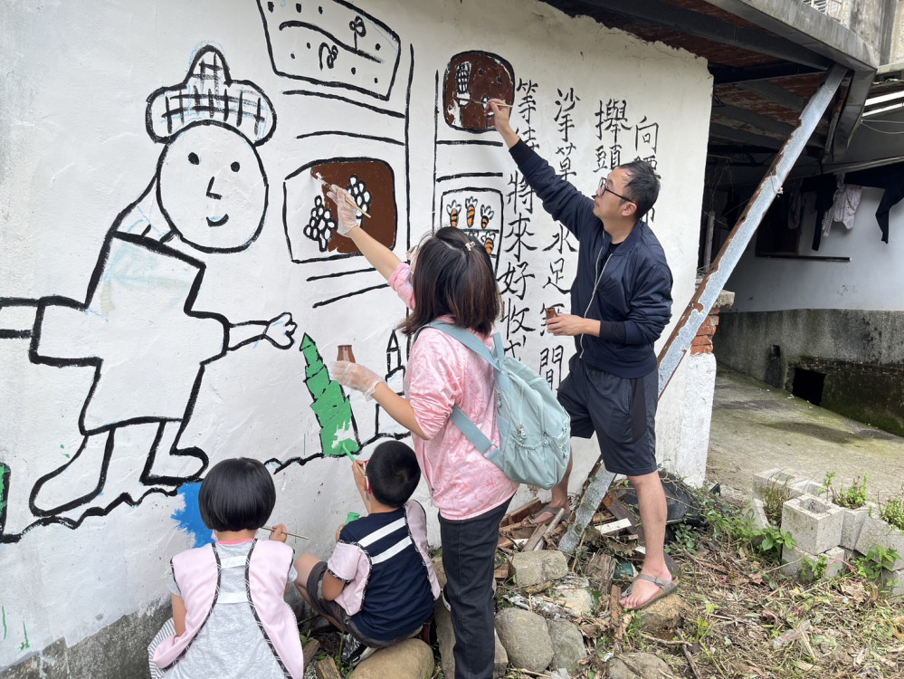 新北市三芝幼兒園大手拉小手一同煥新洗衫㵠仔 亮點課程融入在地色彩