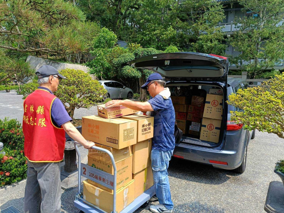 榮服處結合劍湖山慈光寺 愛心物資慰助年邁榮民眷