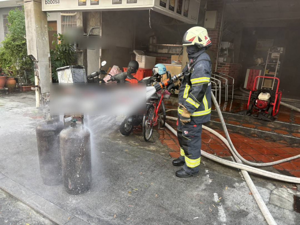 前鎮小吃店火警  高市消防迅速到場撲滅火勢