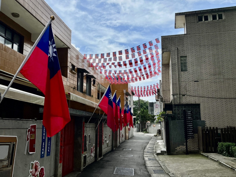 新北國慶展現團結共榮 高國輝、南山小將領唱國歌