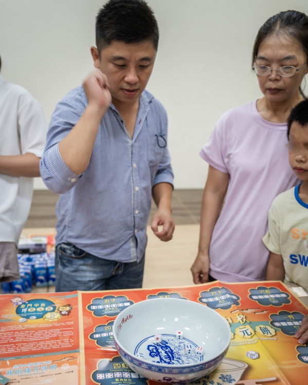 好運連年情誼相連 金門家扶展愛志工隊齊聚中秋博餅