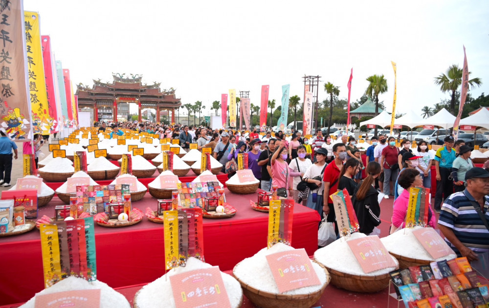 鯤鯓王平安鹽祭圓滿達陣 跋桮挑戰賽16萬8888元得主出爐