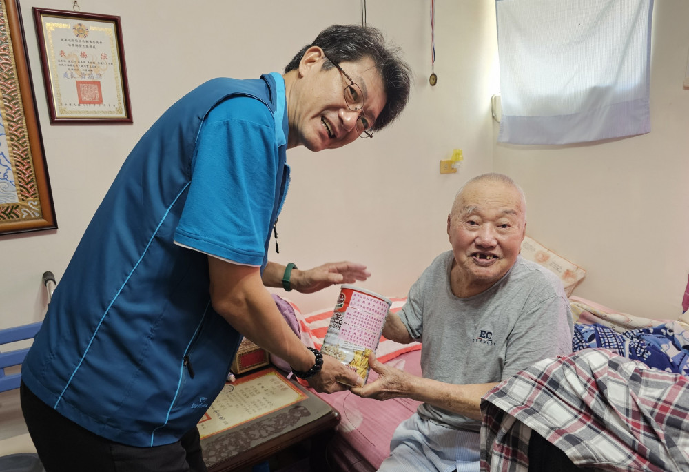 苗栗榮服任務編組 慰問關懷年長及傷殘榮民