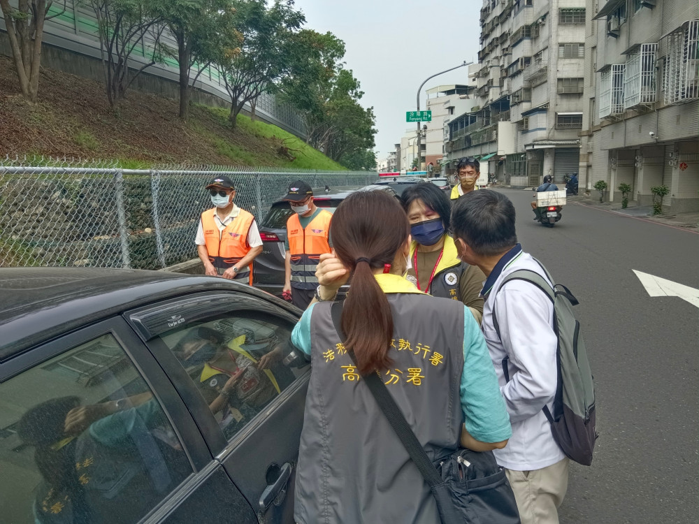 高雄市區監理所出擊！查緝註銷牌照之違規大戶霸王車!