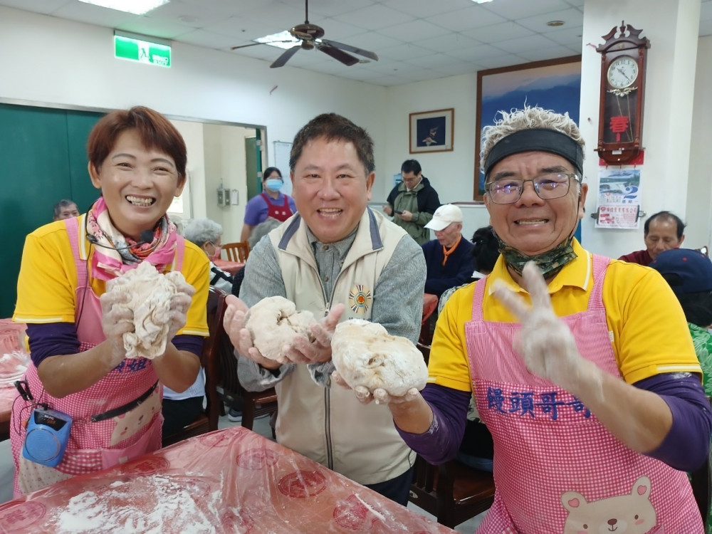 花蓮榮光感謝饅頭夫妻傳愛 與老少共創幸福時光