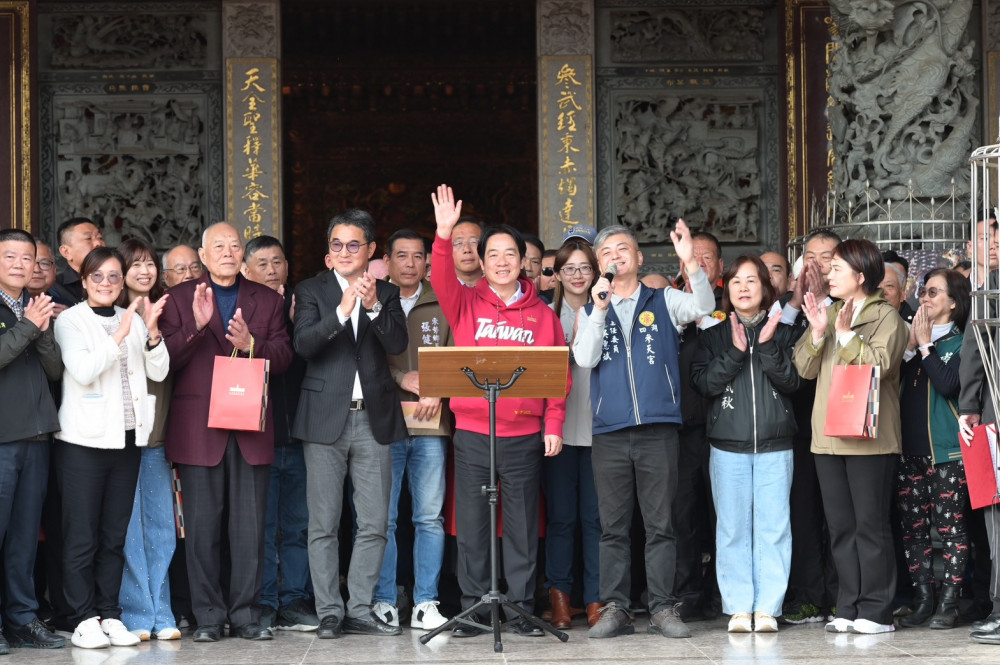 賴清德雲林四湖參天宮　新春參拜祈福及發紅包