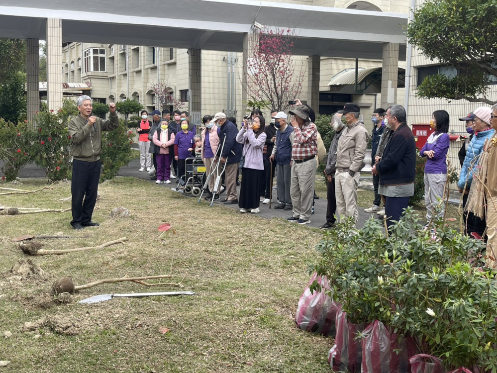 中彰榮家響應植樹節 攜手植樹 綠意盎然 