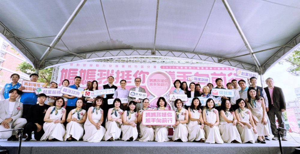 桃竹苗分署母親節市集綻放女力爆棚就業力　逾千民眾熱情參與滿載而歸