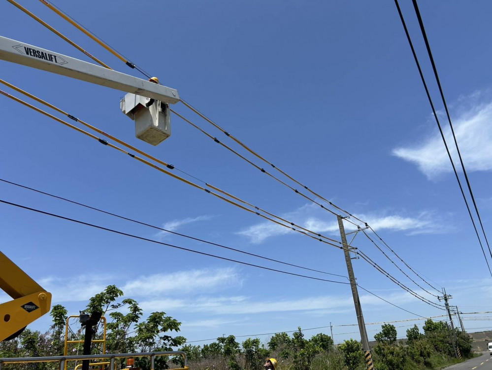南市勞工局攜手台灣電力公司舉辦感電危害預防暨高空工作車作業觀摩宣導會 歡迎各界踴躍參與