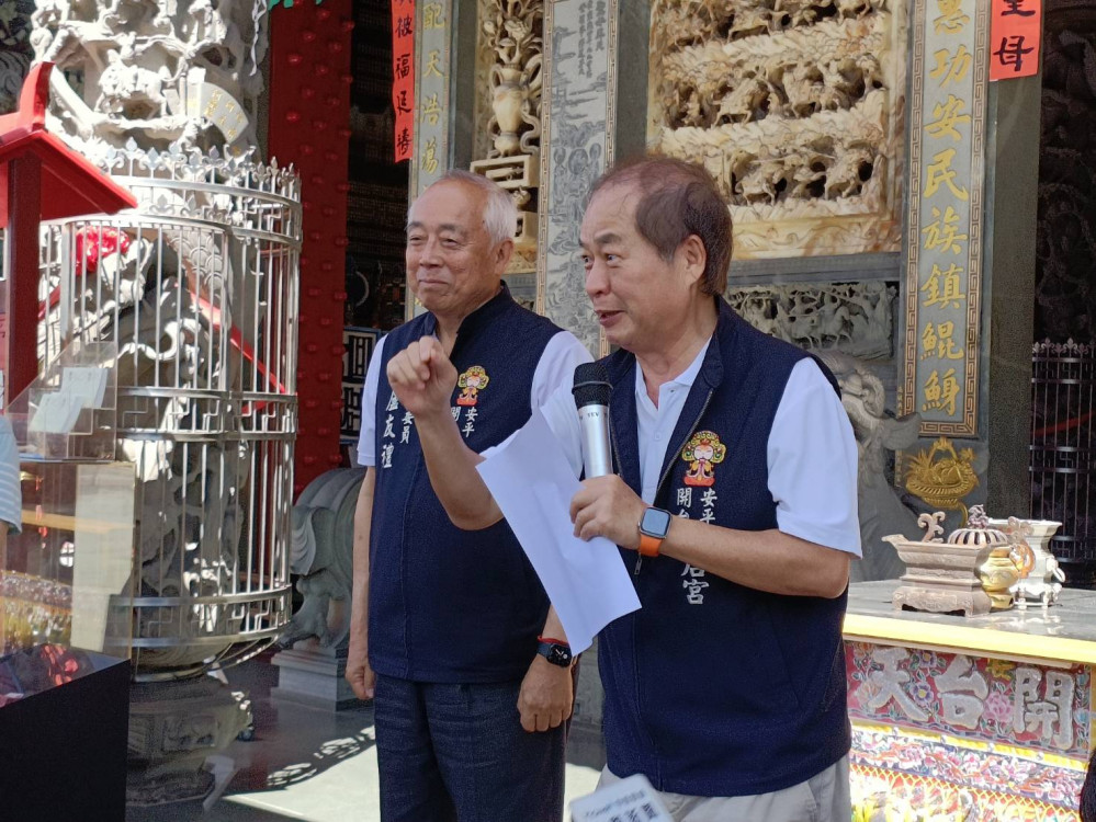 府城 300 週年慶！70 位古稀老人陶豎快閃安平