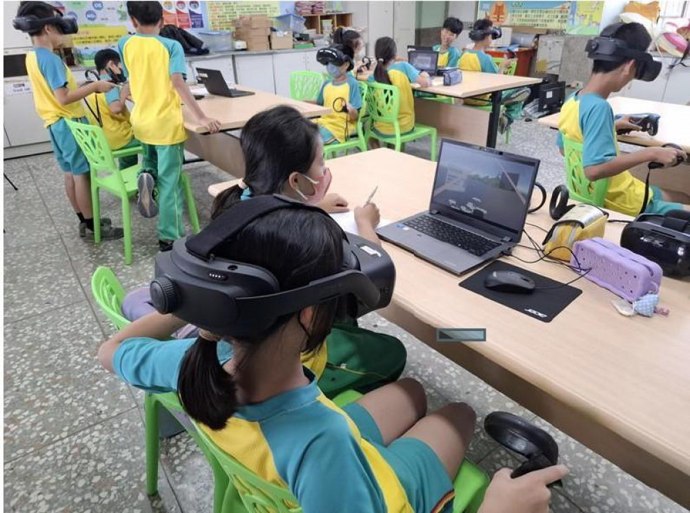 臺南VR教學雙強出列！5G新科技引爆教育元宇宙 偏鄉小校共振創新力