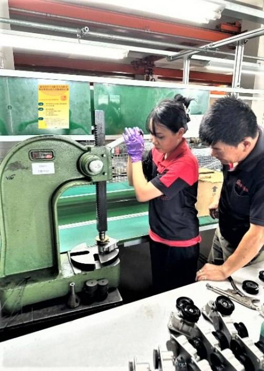 中分署助企業回聘退休職人傳承經驗與技術  每名雇主每年最高補助50萬元