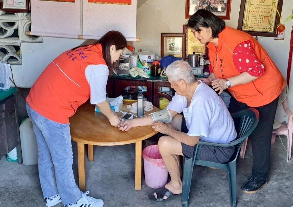 彰化榮服處榮欣志工暖心服務 落實關懷榮民眷健康與居家安全