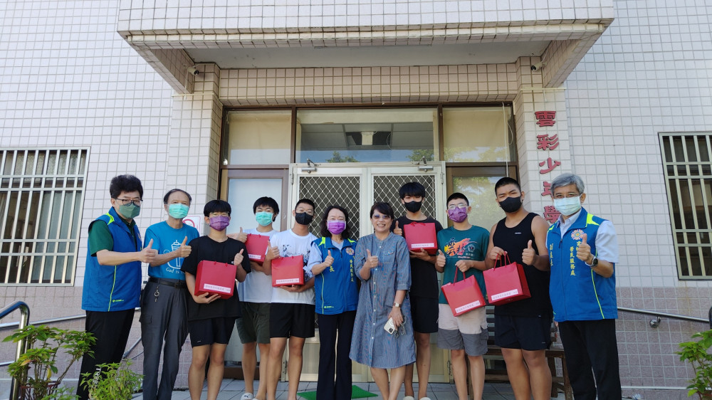 雲林榮服處姚辰蕙鼓勵雲彩畢業同學鵬程萬里展現青春正能量