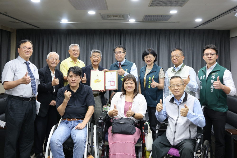 台南市身心障礙體育總會捐款 30 萬 助力丹娜絲颱風災後復原