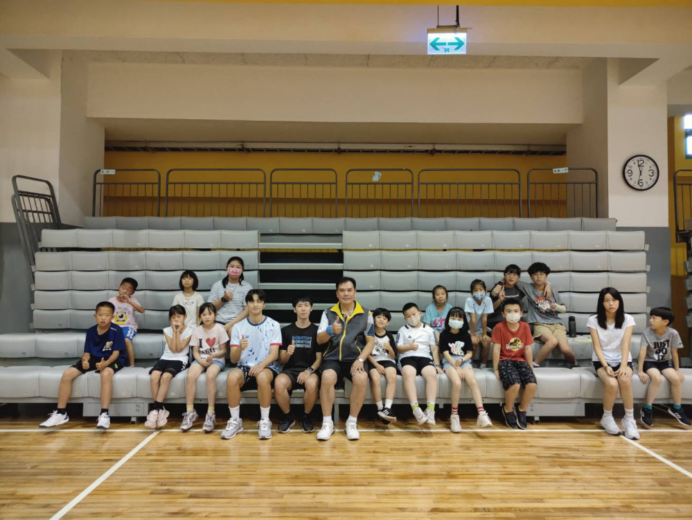  羽你童樂×球來就PICK 金大暑期雙營隊揮拍迎夏日