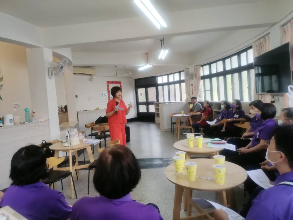 中彰榮家住民家屬感恩回饋 手作食品分享住民長輩體驗