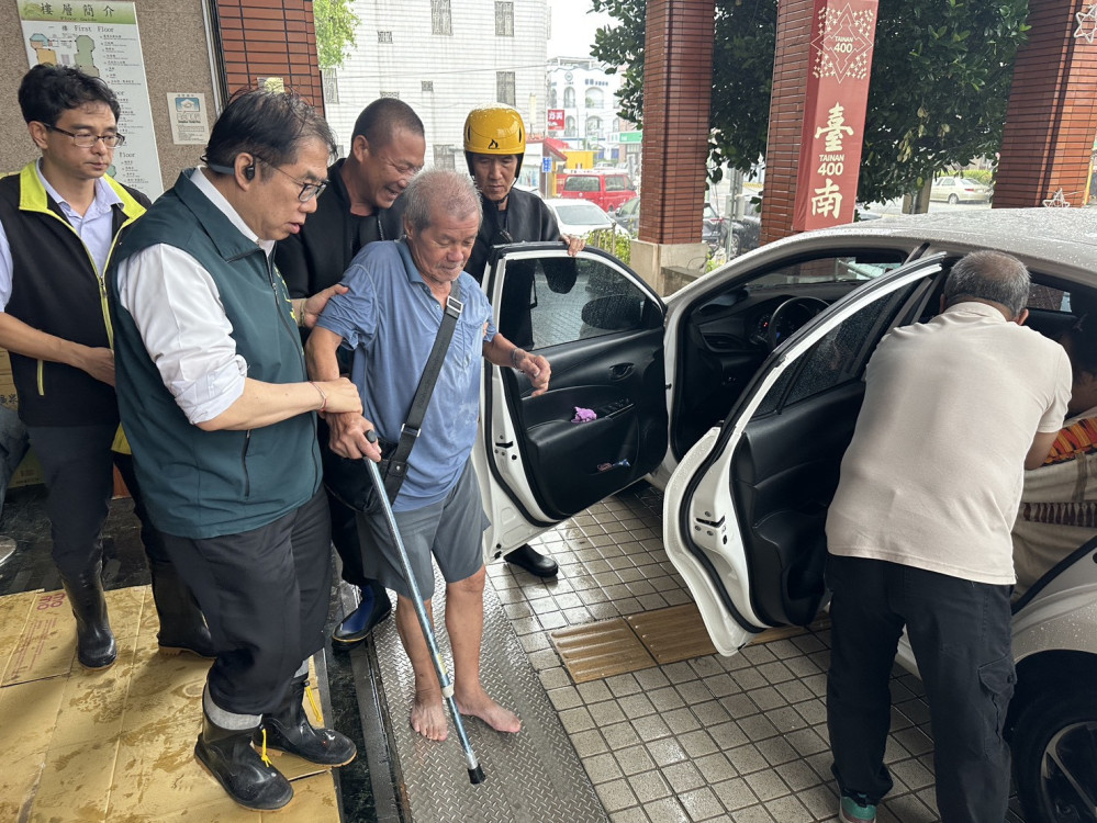 台南市後壁區因豪雨積淹水 市長緊急應對保障市民安全