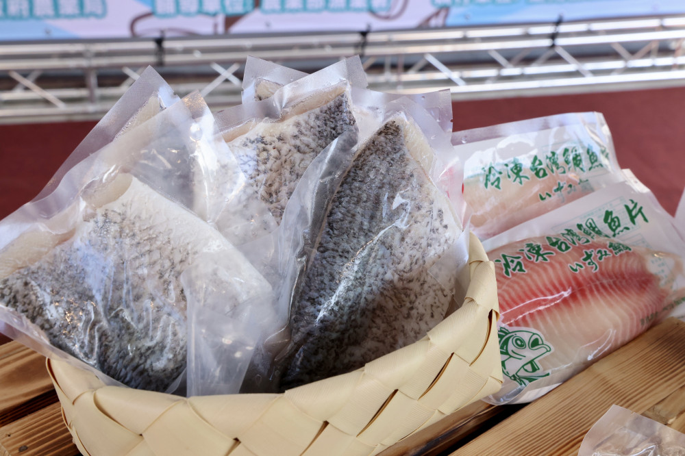 台南台灣鯛啟運新加坡，開拓多元外銷市場
