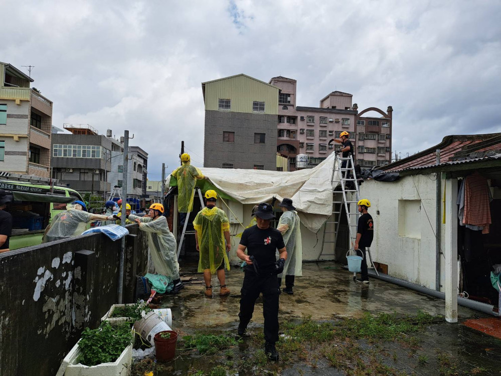 丹娜絲重創學甲區，多單位馳援助災後復原