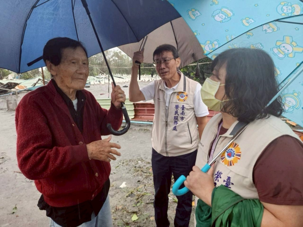 臺南榮服處關懷慰問丹娜絲受災榮民眷