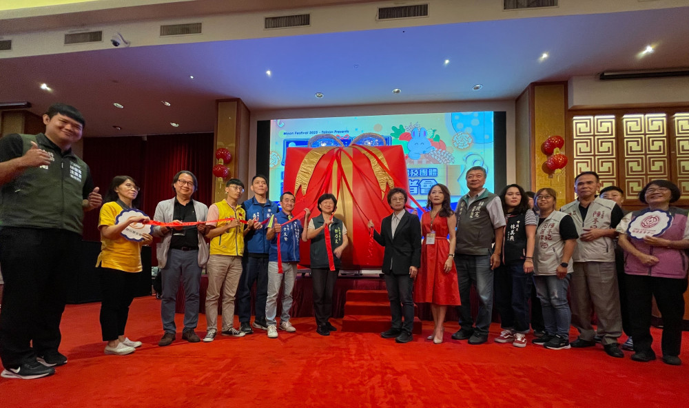 臺南市政府舉辦秋節好禮採購活動 力挺身心障礙團體