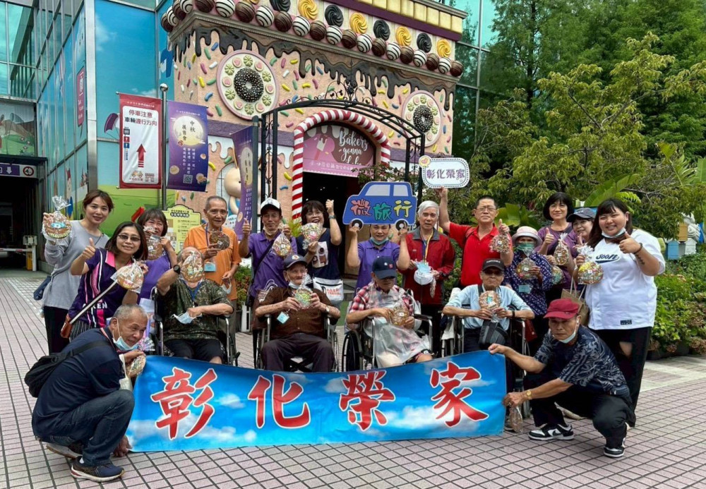 彰化榮家微旅行 帶領長輩科學展喚起環境行動力