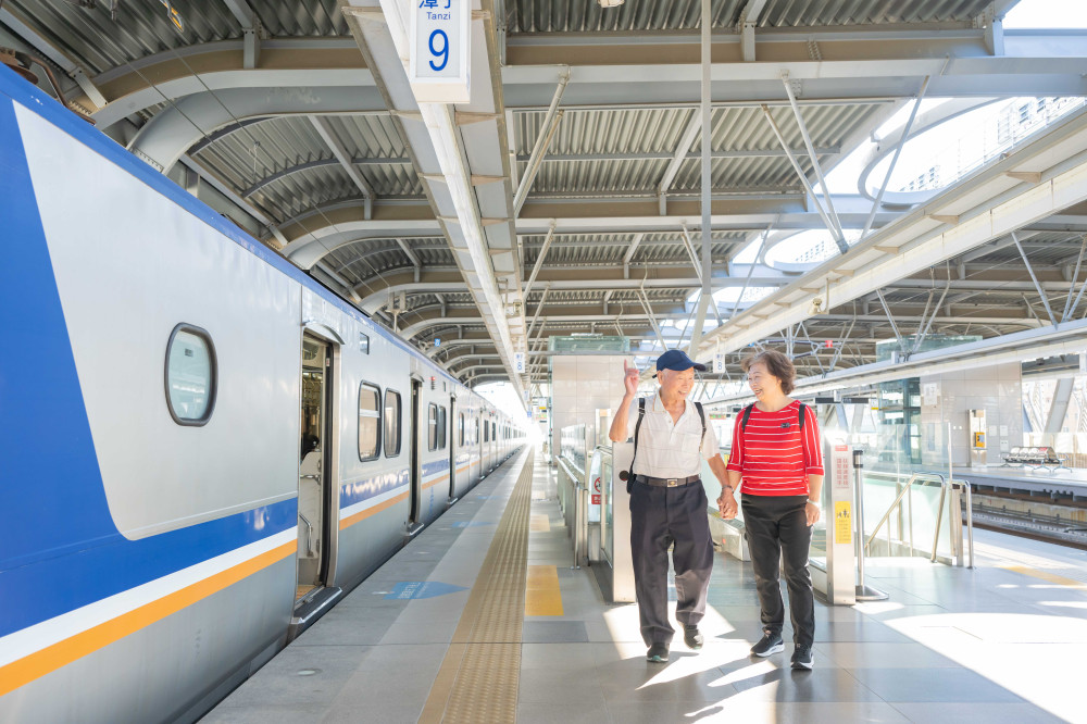 持續照顧長輩   台中敬老愛心卡搭火車貼心升級