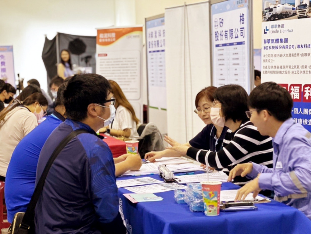 開薪就業、蛇麼都OK　新竹就業中心8/26園區公會徵才1,936多元職缺